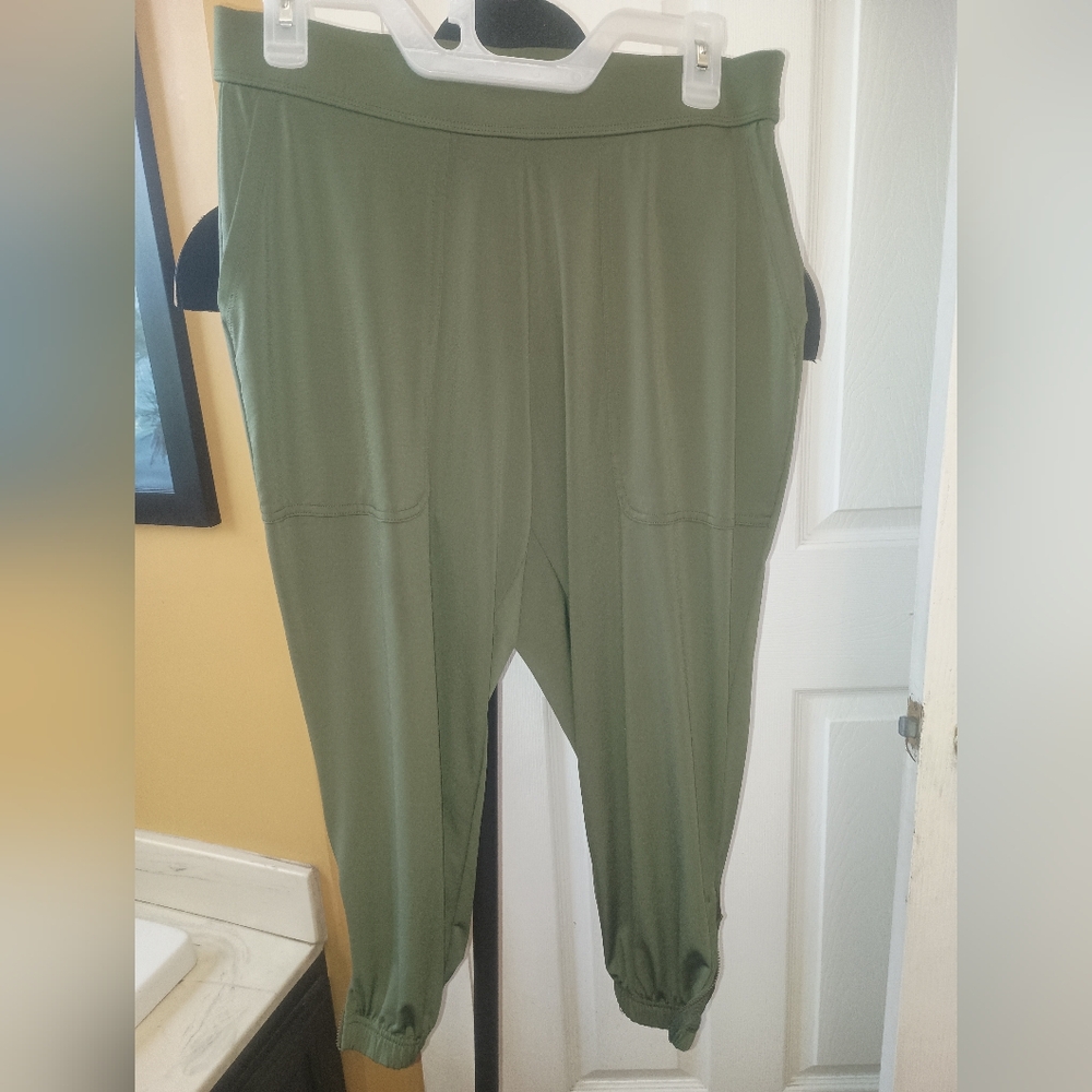 Lisa Rinna Collection Olive Capris
